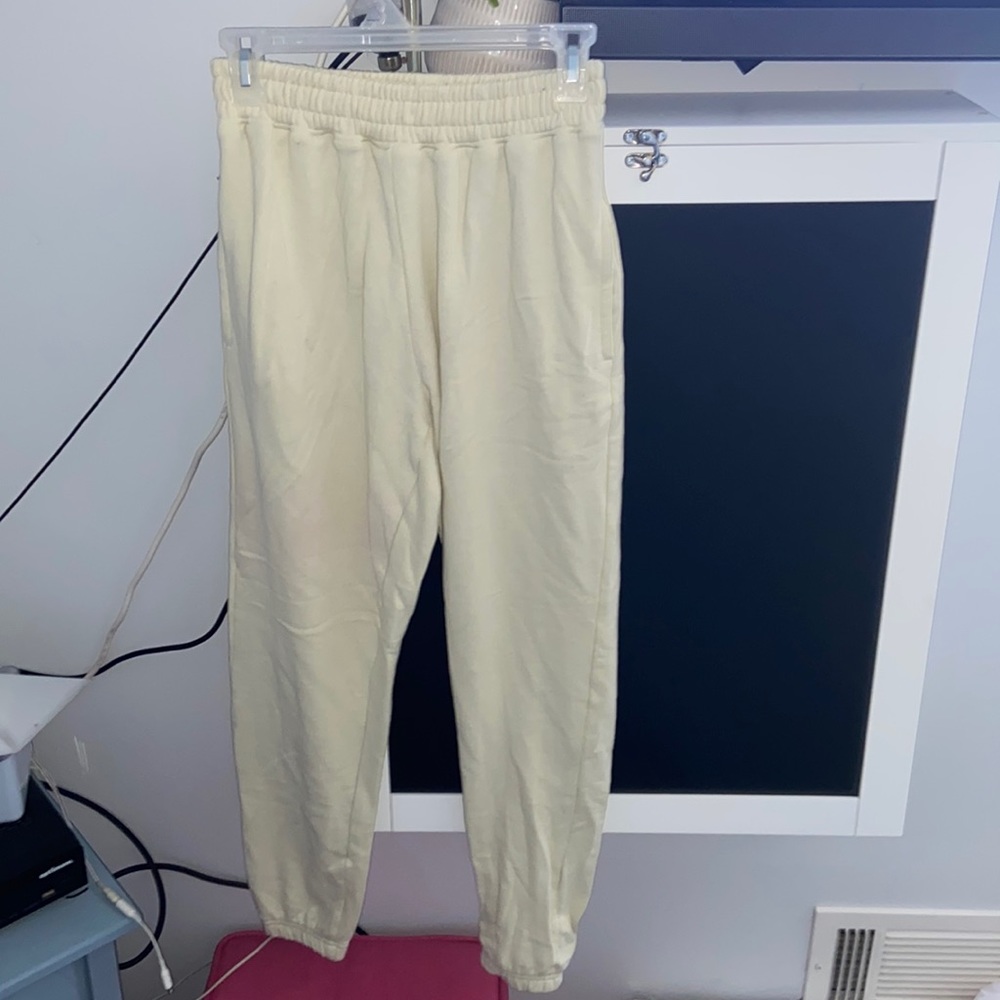 Misguided Basic Sweatpants Jogger. Size 6. NWT.. Never Worn